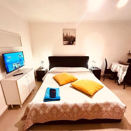 Апартаменти Monolocale A Mostacciano Рим Екстер'єр фото