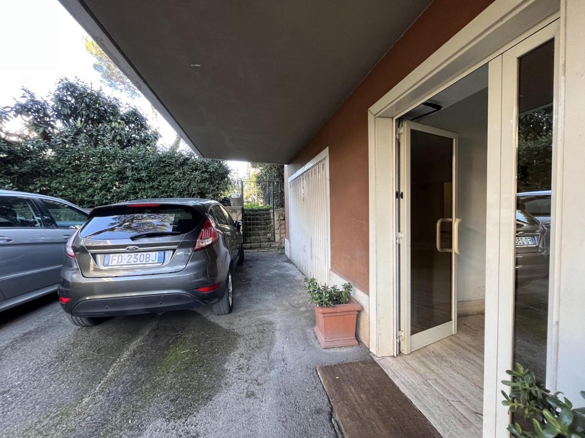 Апартаменти Monolocale A Mostacciano Рим Екстер'єр фото